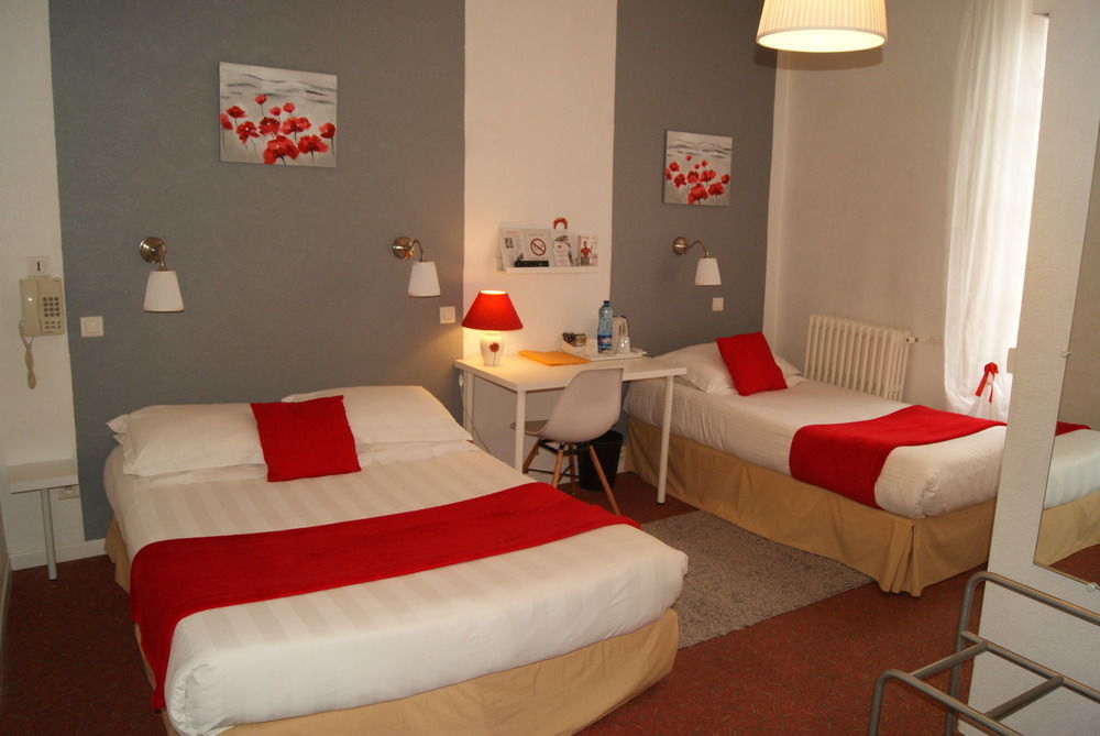 Contact Hotel Les Platanes Villeneuve Sur Lot Centre Eksteriør bilde