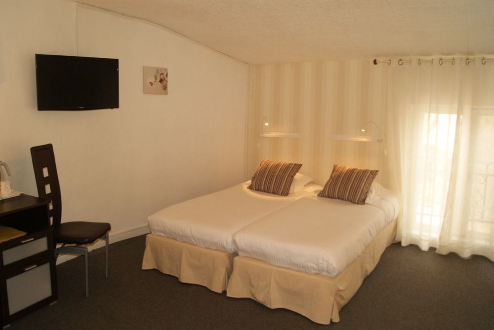 Contact Hotel Les Platanes Villeneuve Sur Lot Centre Eksteriør bilde